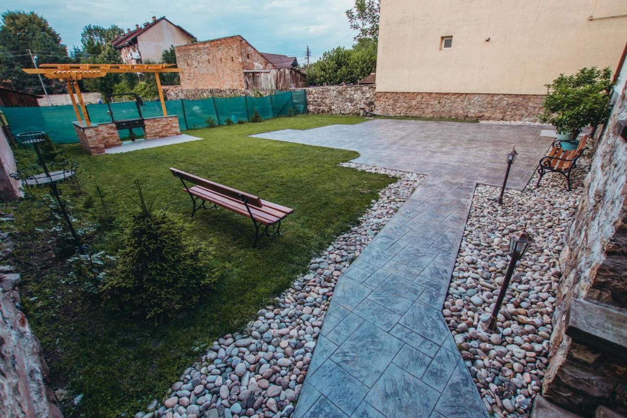 Vila Orient Hunedoara Exterior foto